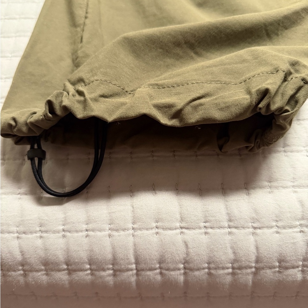 Nike Khaki Cargo Pants with Zippered Pockets - Picture 4 of 5